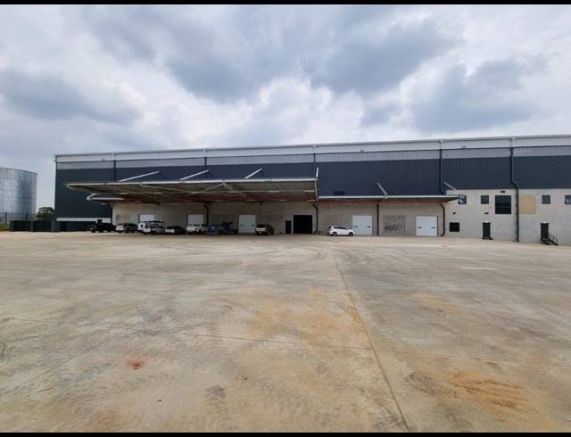 19,099M² WAREHOUSE TO LET IN LONGLAKE